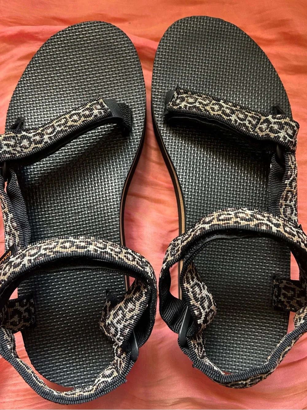 Teva Flatform Universal Leopard Print Black Sandals vacation travel - Picture 3 of 6